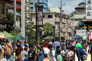 温泉場通りお散歩市〈10月〉（伊豆長岡温泉エリアマネジメント）